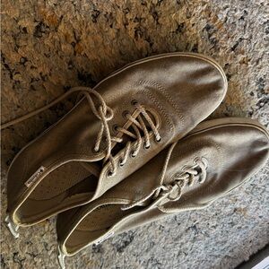 Columbia Beige Canvas Sneakers